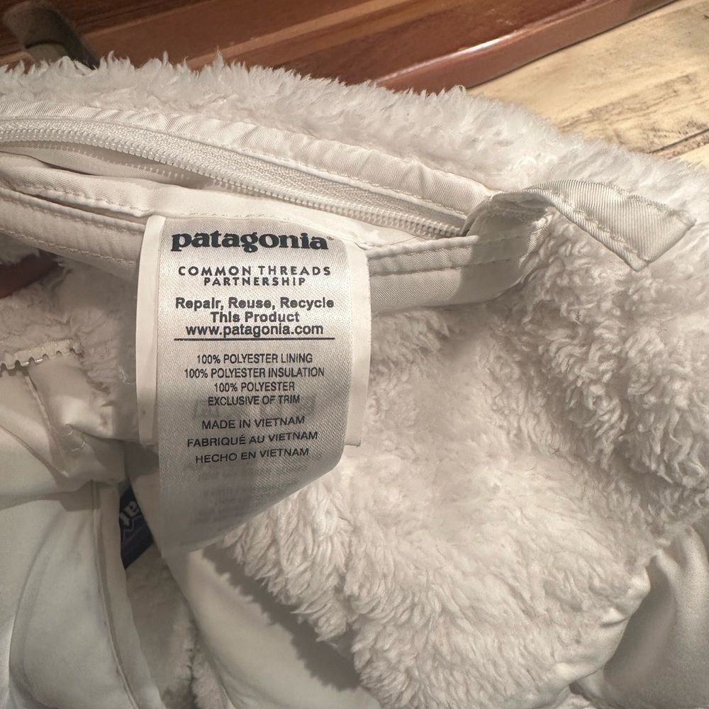 Patagonia Reversible White Fleece Vest-Jacket, Small - Picture 5 of 10